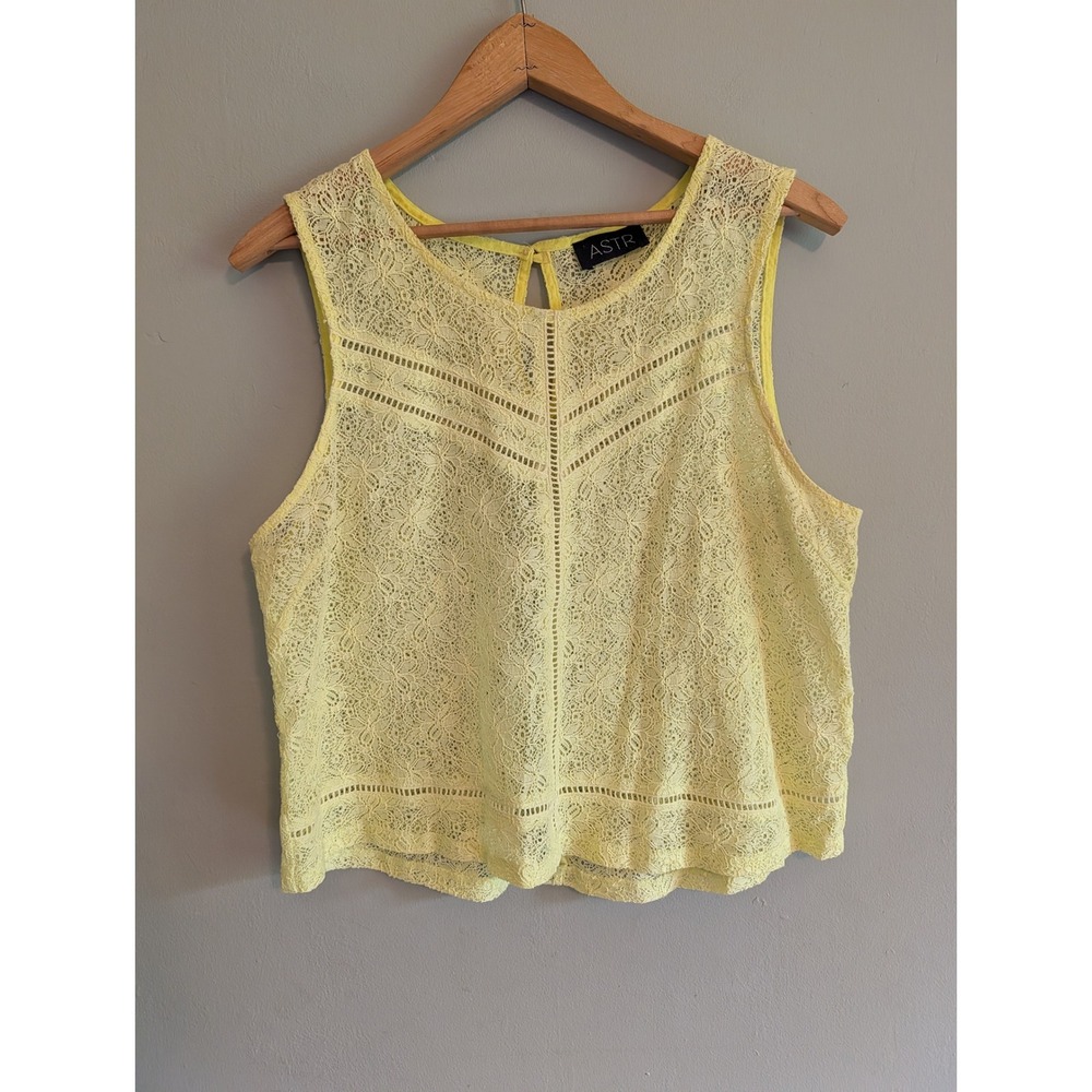 ASTR the Label Open Knit Yellow Floral Lace Sleeveless Top Keyhole Back Sunny - Picture 1 of 9